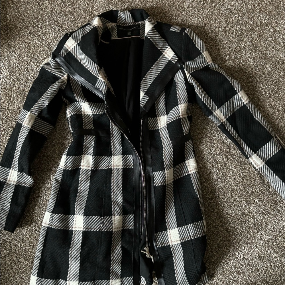 White House Black Market XXS black/white coat